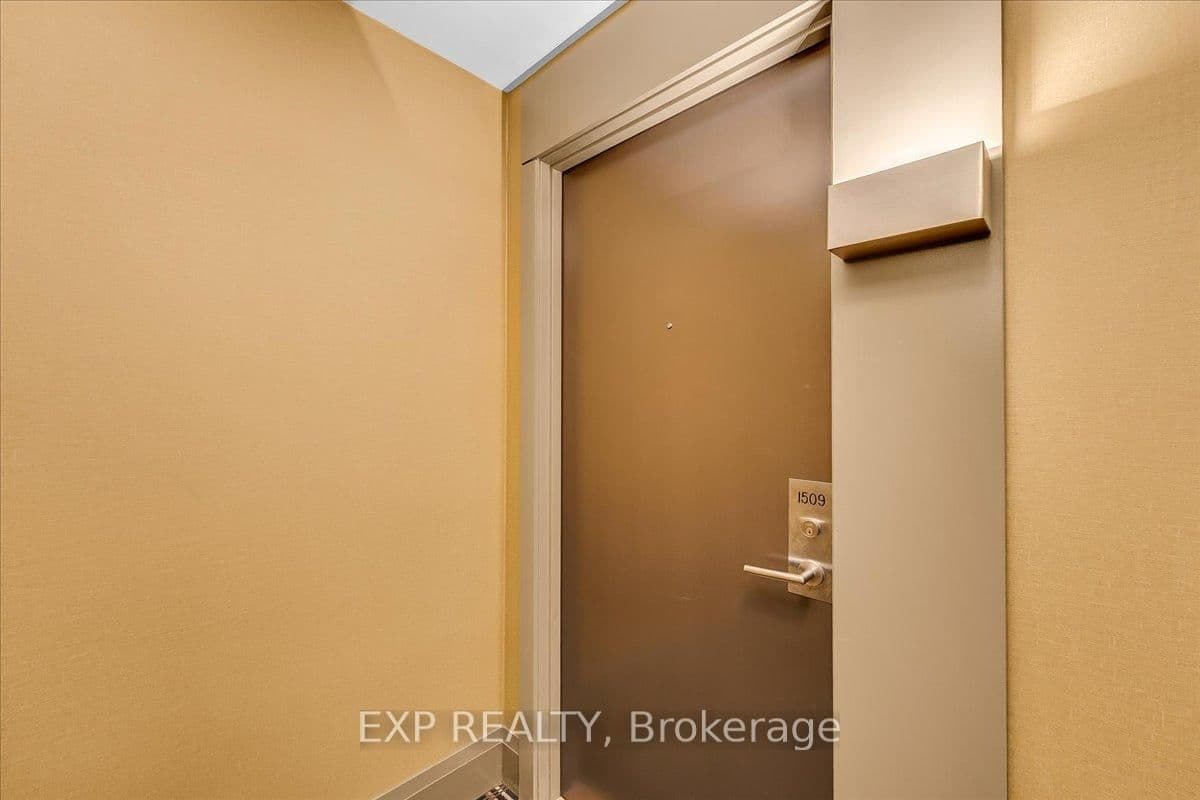 17 Zorra Street, Unit 1509 thumbnail 3