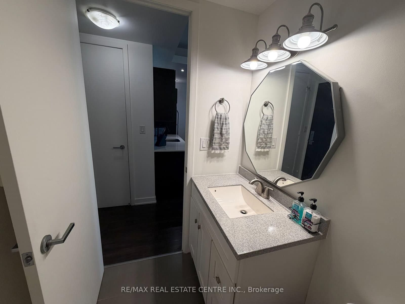 165 Legion Road N, Unit 933 thumbnail 20