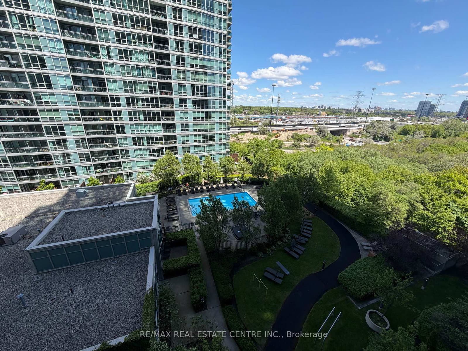 165 Legion Road N, Unit 933 thumbnail 32