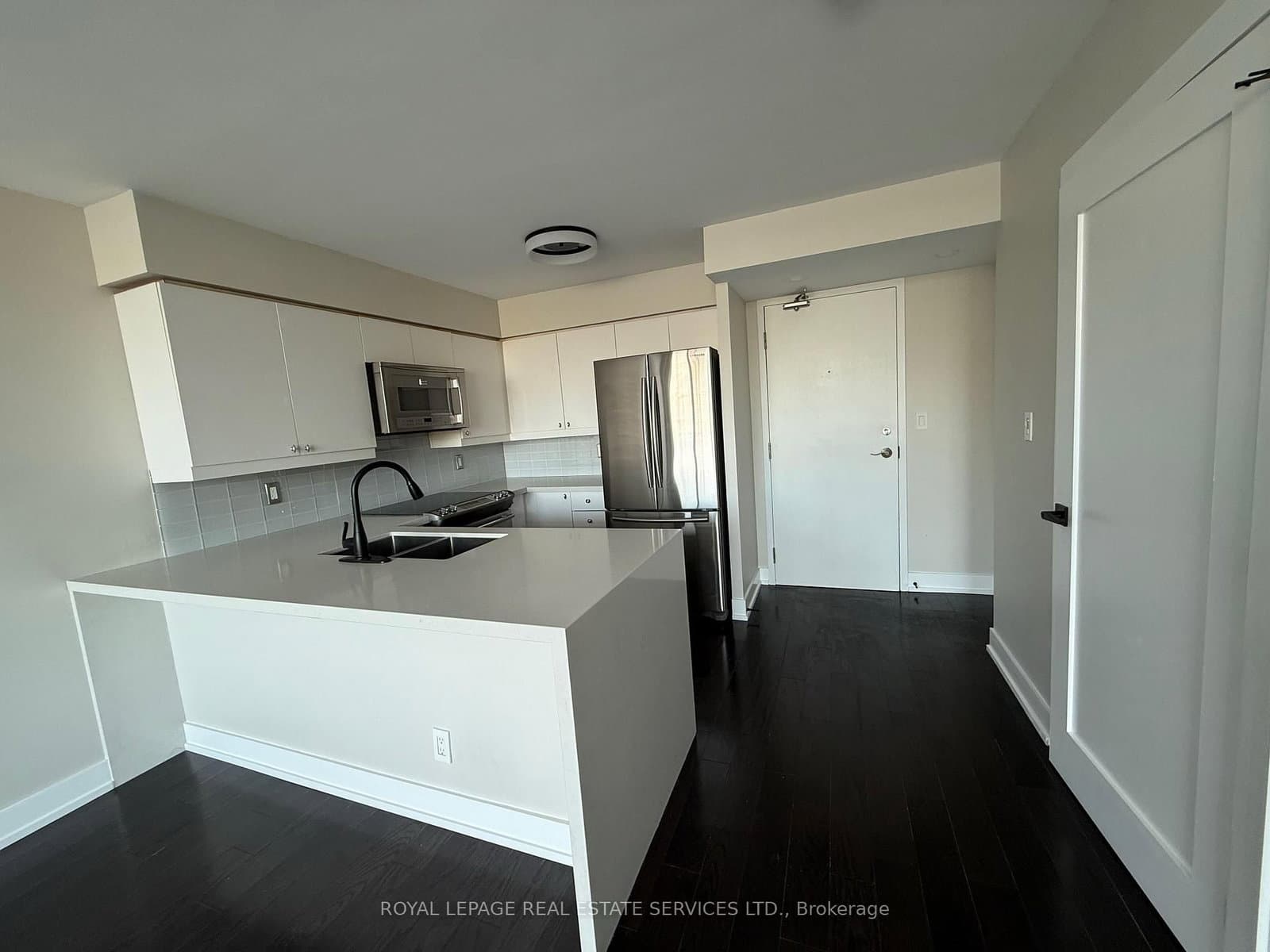 200 Manitoba Street, Unit 334 thumbnail 3