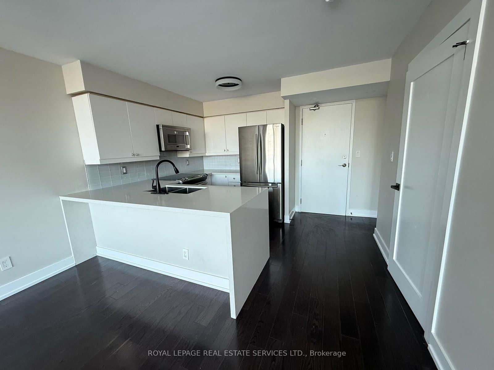200 Manitoba Street, Unit 334 thumbnail 4