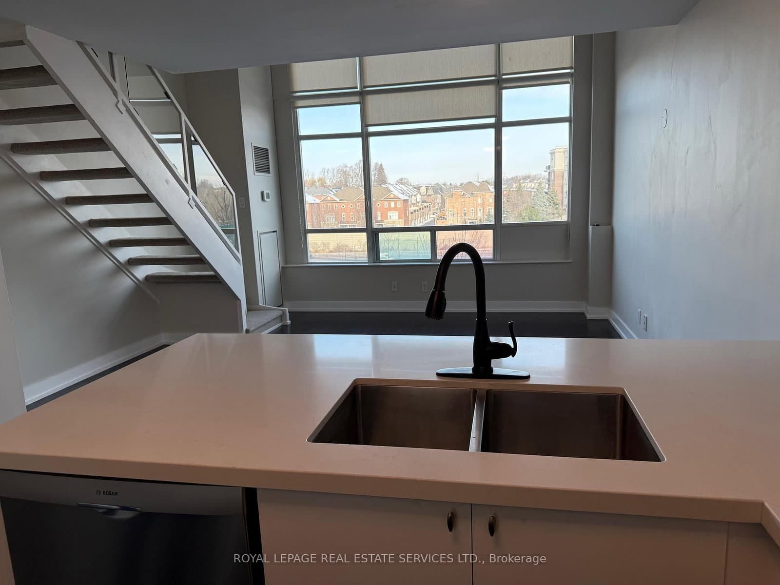 200 Manitoba Street, Unit 334 thumbnail 5
