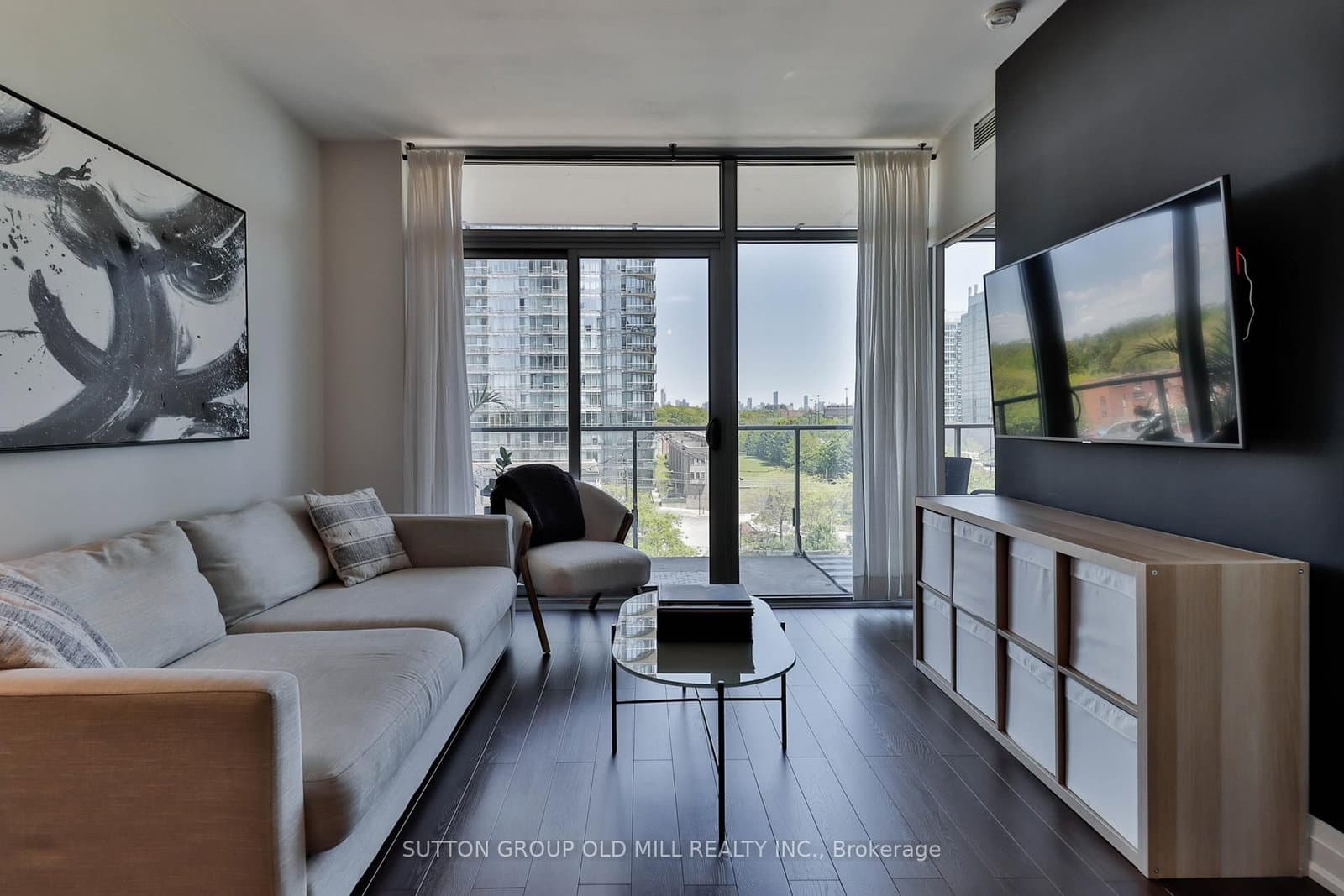103 The Queensway, Unit 602 - Image 1