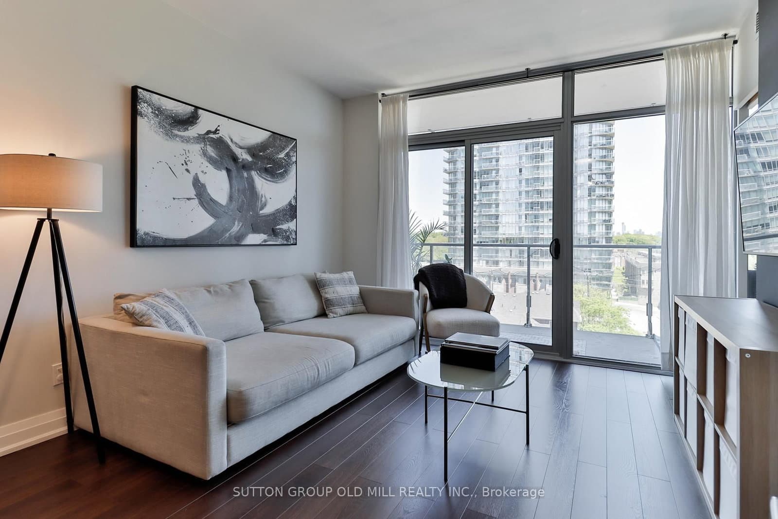 103 The Queensway, Unit 602 thumbnail 3