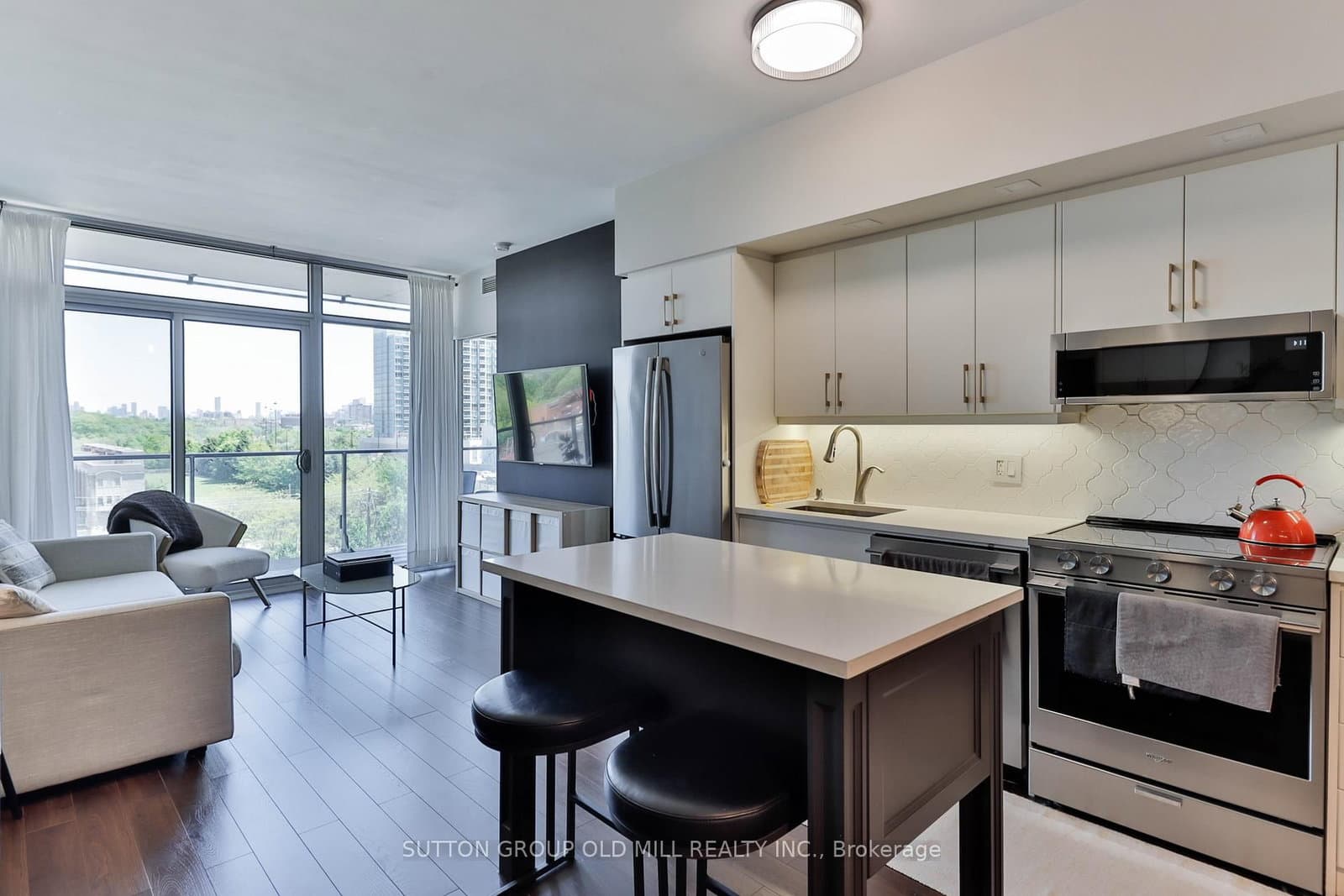 103 The Queensway, Unit 602 thumbnail 8