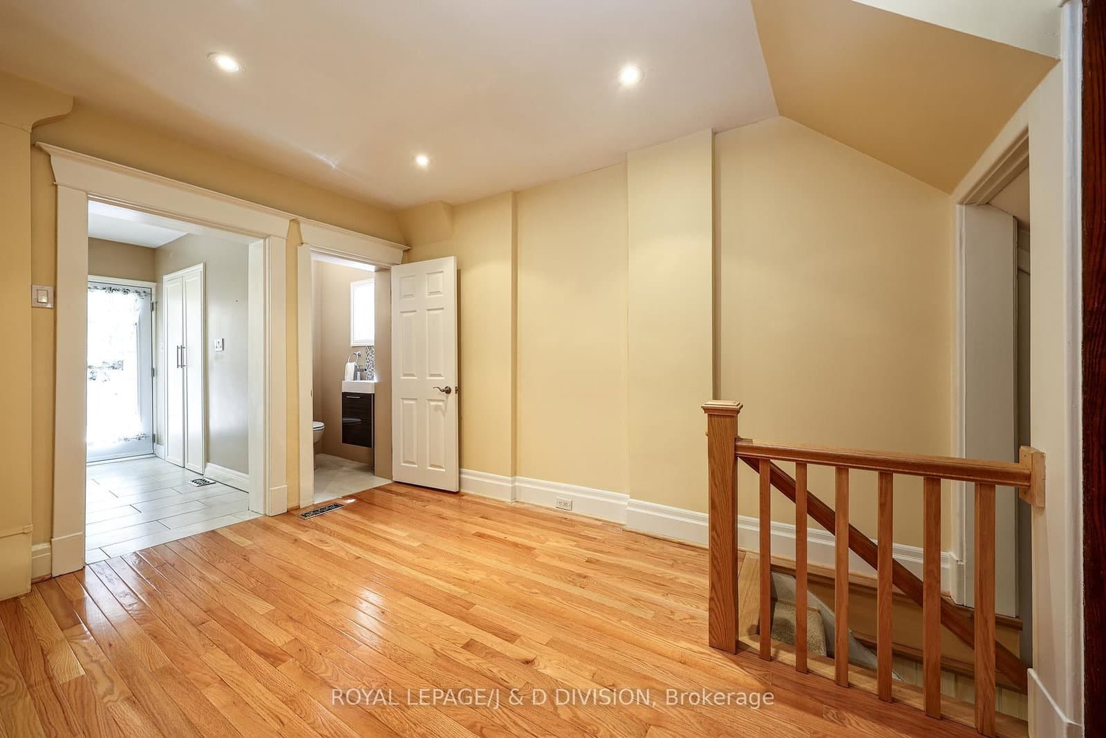 553 Runnymede Road thumbnail 10