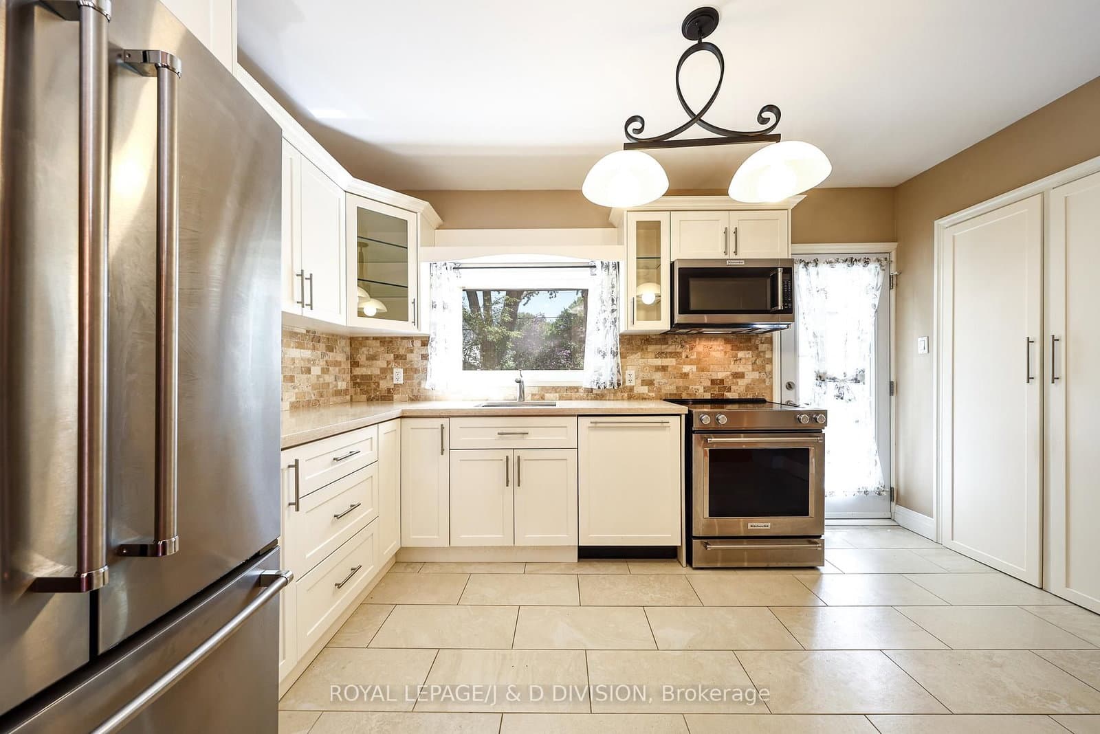 553 Runnymede Road thumbnail 11