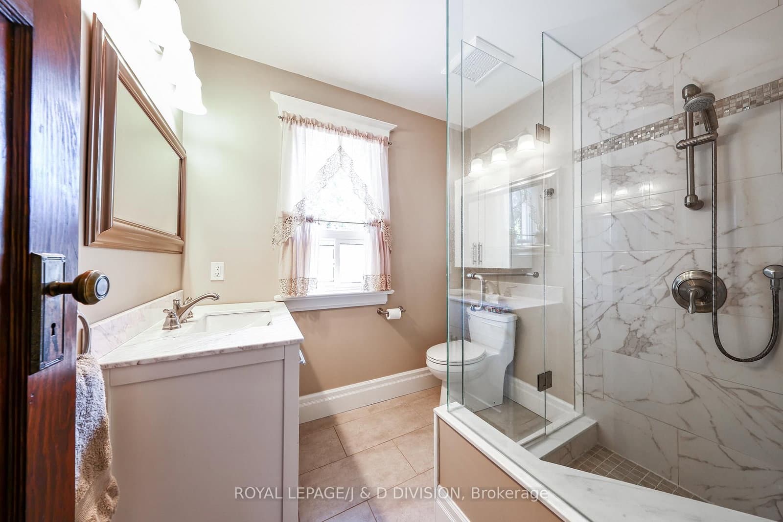 553 Runnymede Road thumbnail 18