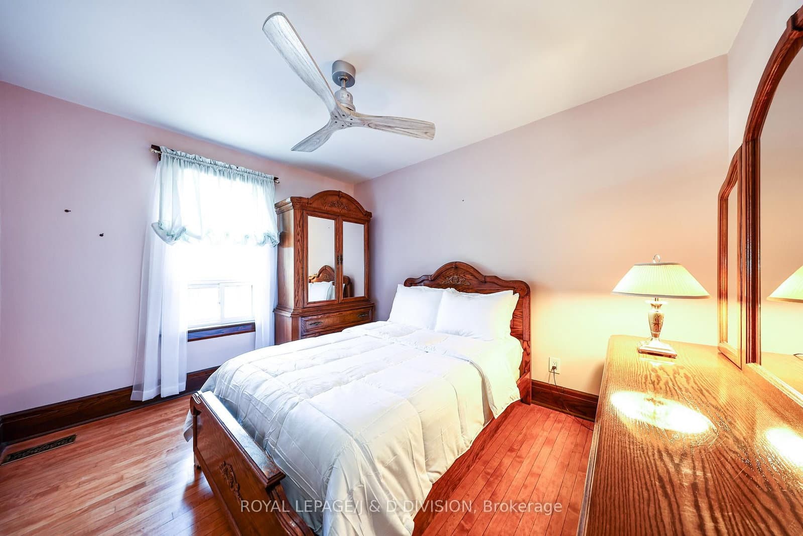 553 Runnymede Road thumbnail 20