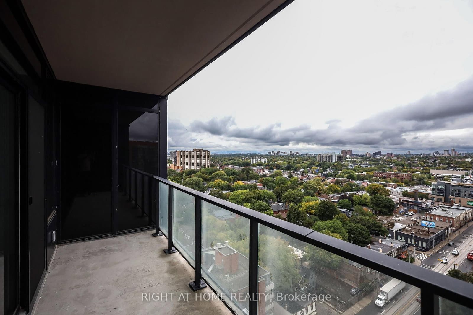 285 Dufferin Street, Unit 1608 thumbnail 17