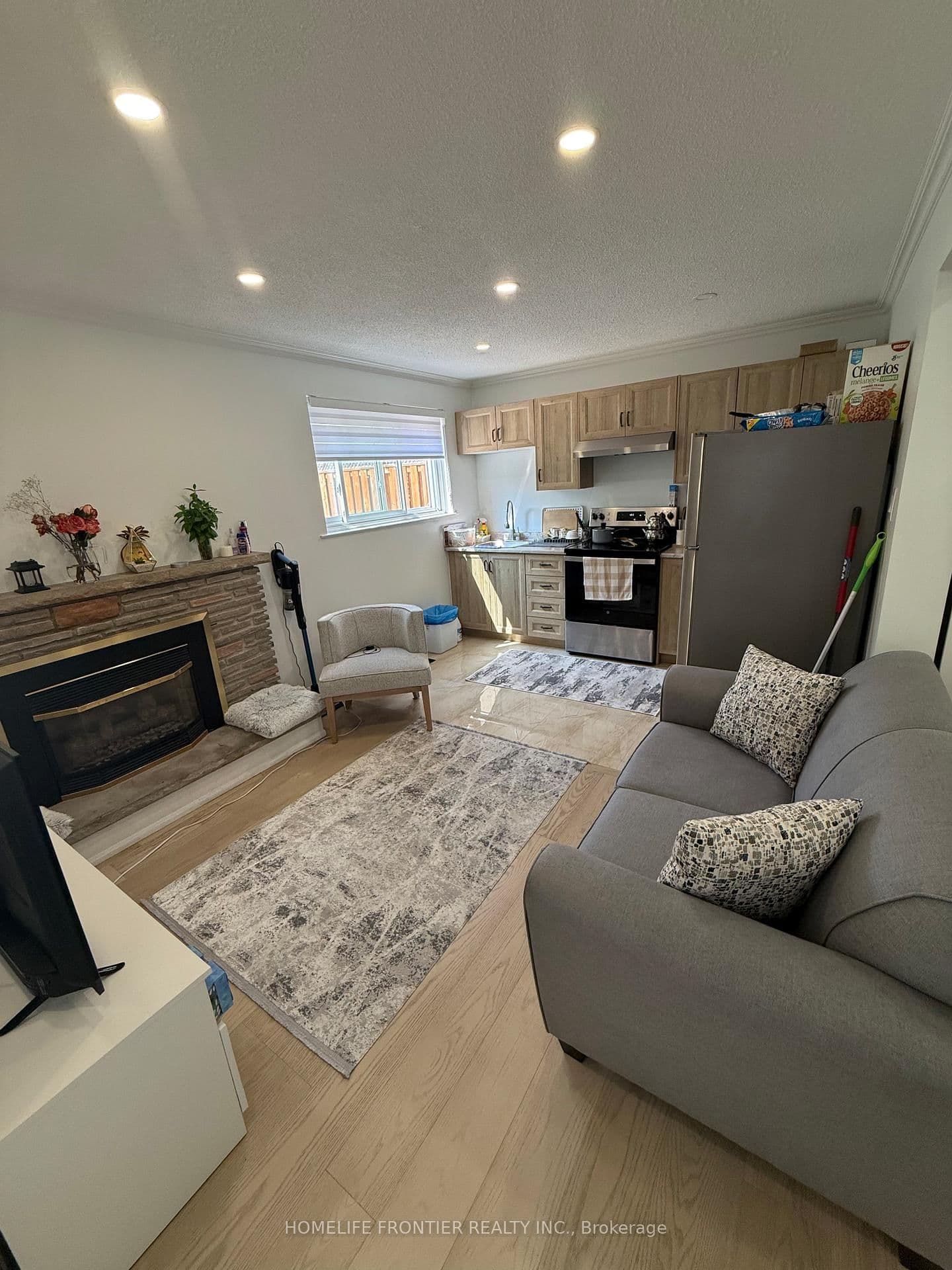 759 Bloor Street, Unit Main Floor thumbnail 4