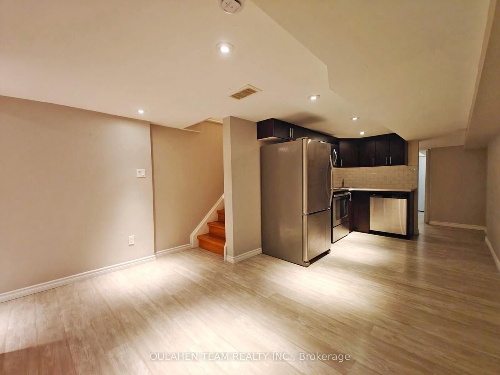 83 Nairn Avenue, Unit Basement thumbnail 3