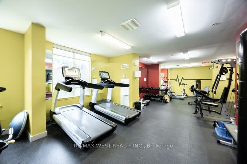 812 Lansdowne Avenue, Unit 704 thumbnail 12