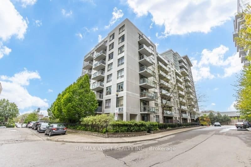 812 Lansdowne Avenue, Unit 704 thumbnail 18