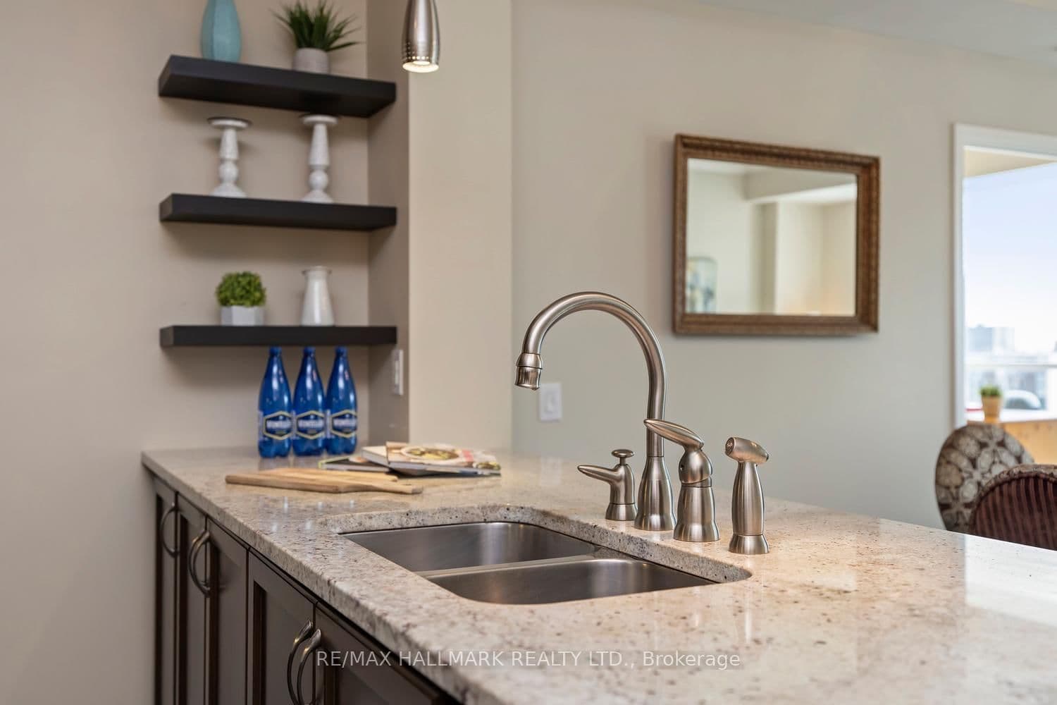 1 Hurontario Street, Unit 601 thumbnail 11