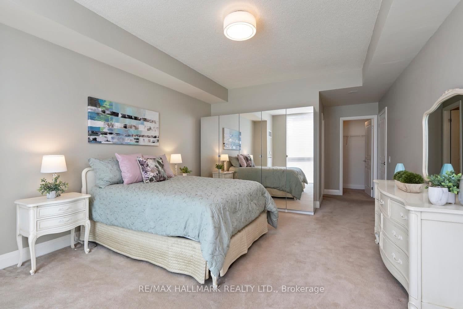 1 Hurontario Street, Unit 601 thumbnail 17