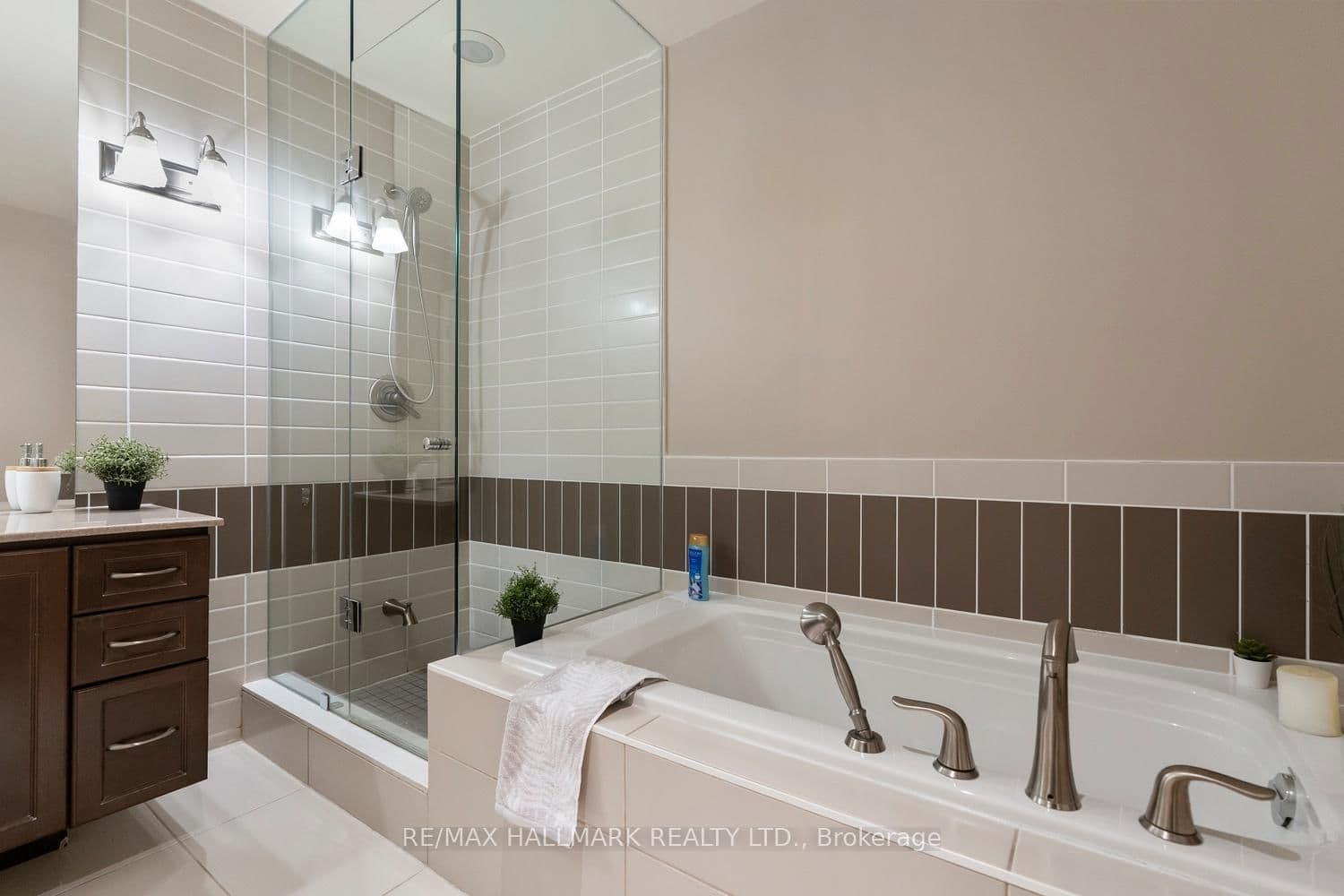 1 Hurontario Street, Unit 601 thumbnail 19