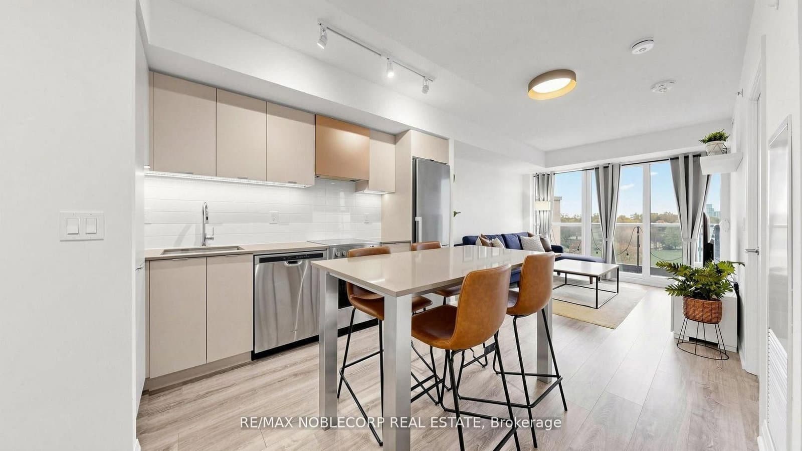 10 Gibbs Road, Unit 616 thumbnail 6