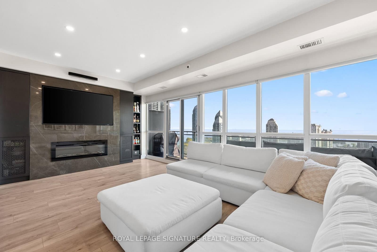 165 Legion Road, Unit 2128 thumbnail 2