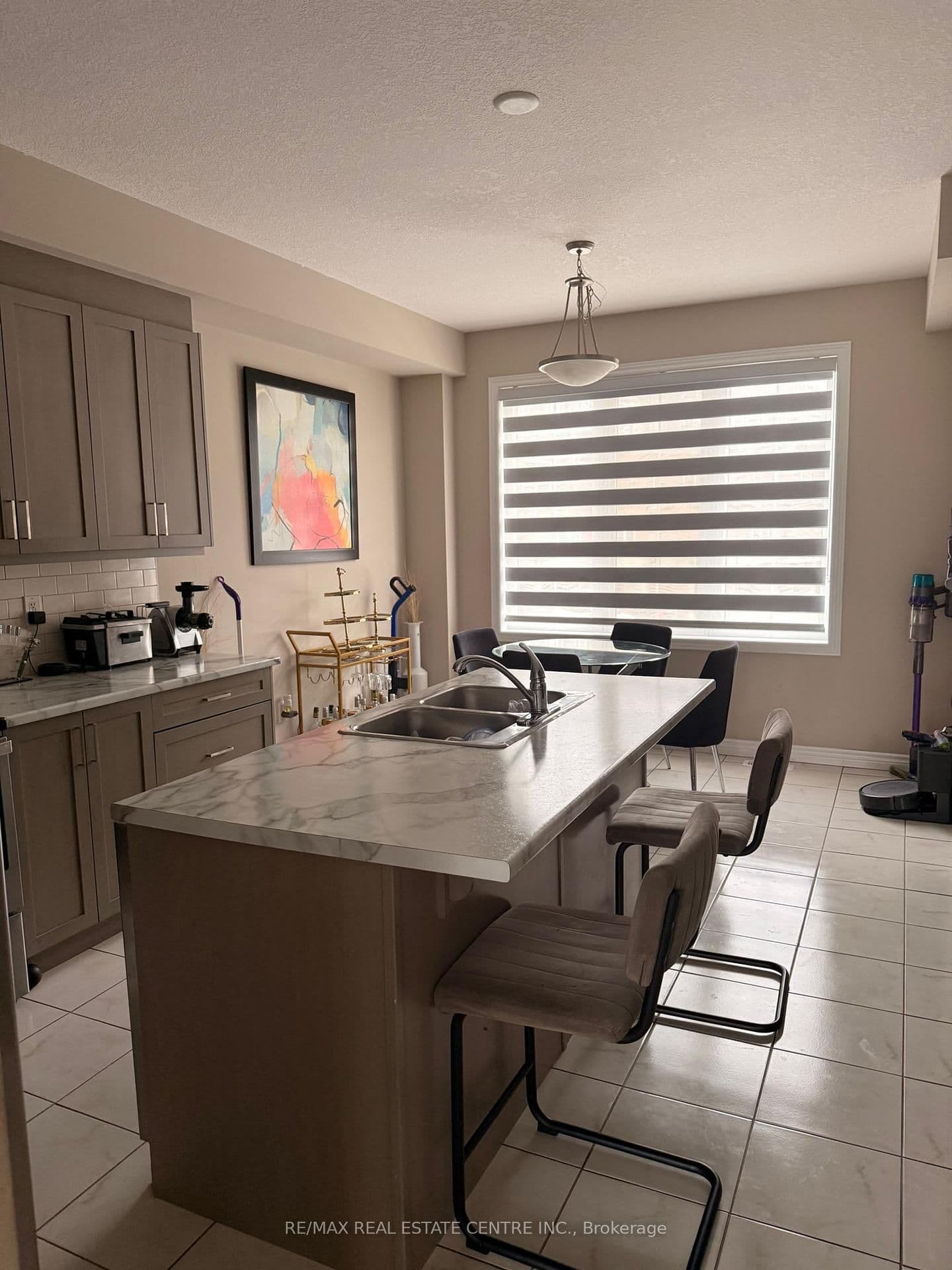 445 Ontario Street, Unit 17 thumbnail 4