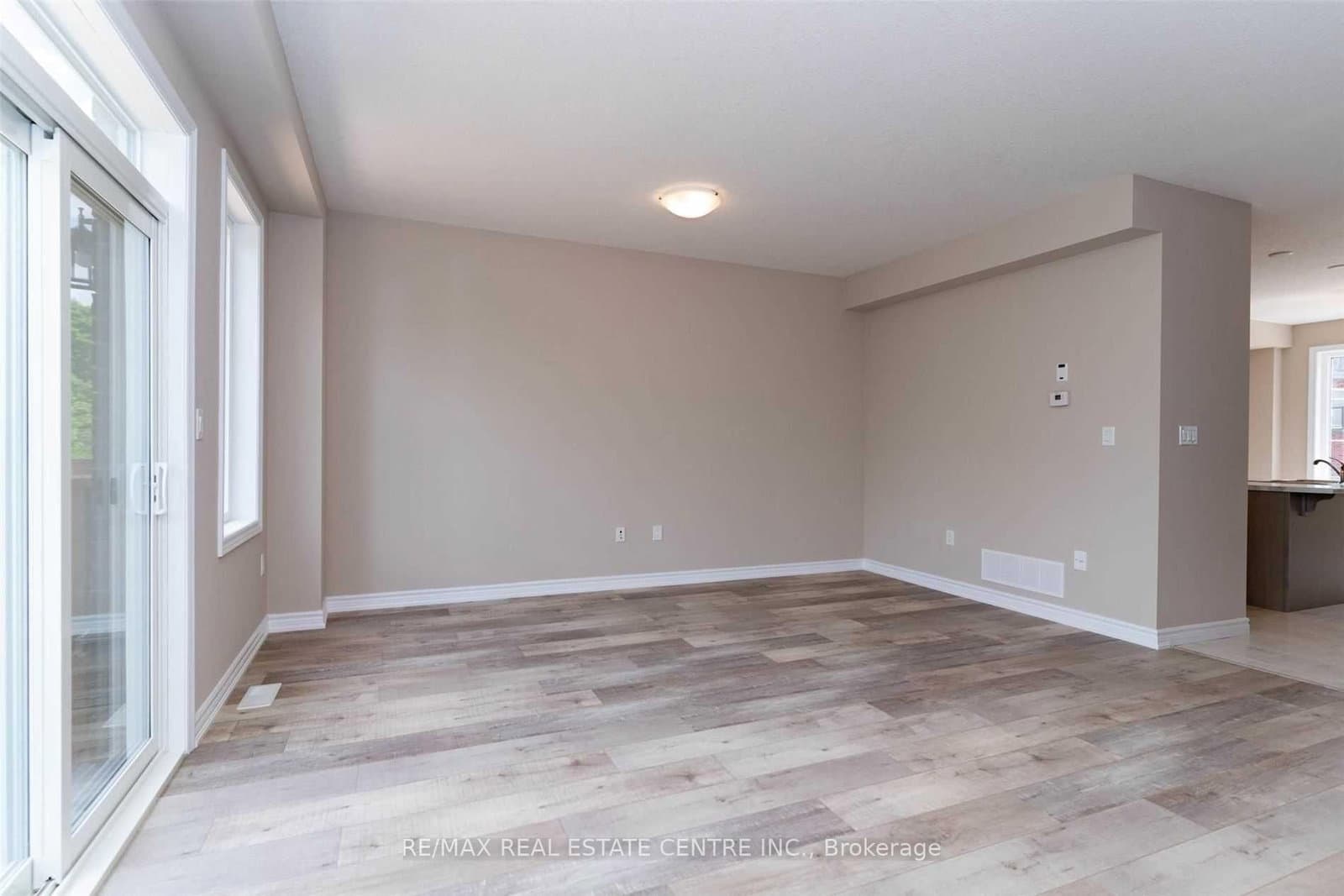 445 Ontario Street, Unit 17 thumbnail 8