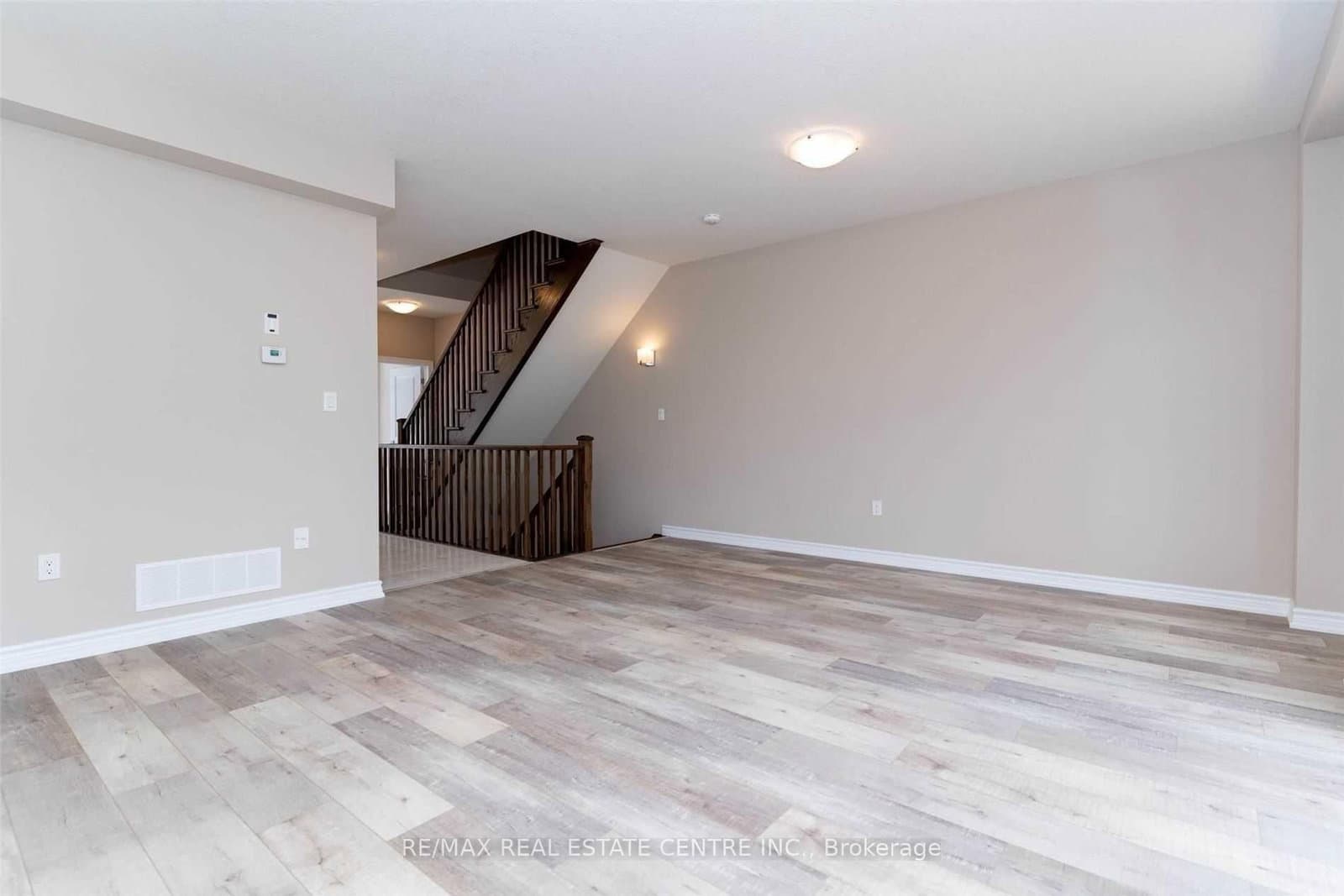 445 Ontario Street, Unit 17 thumbnail 9