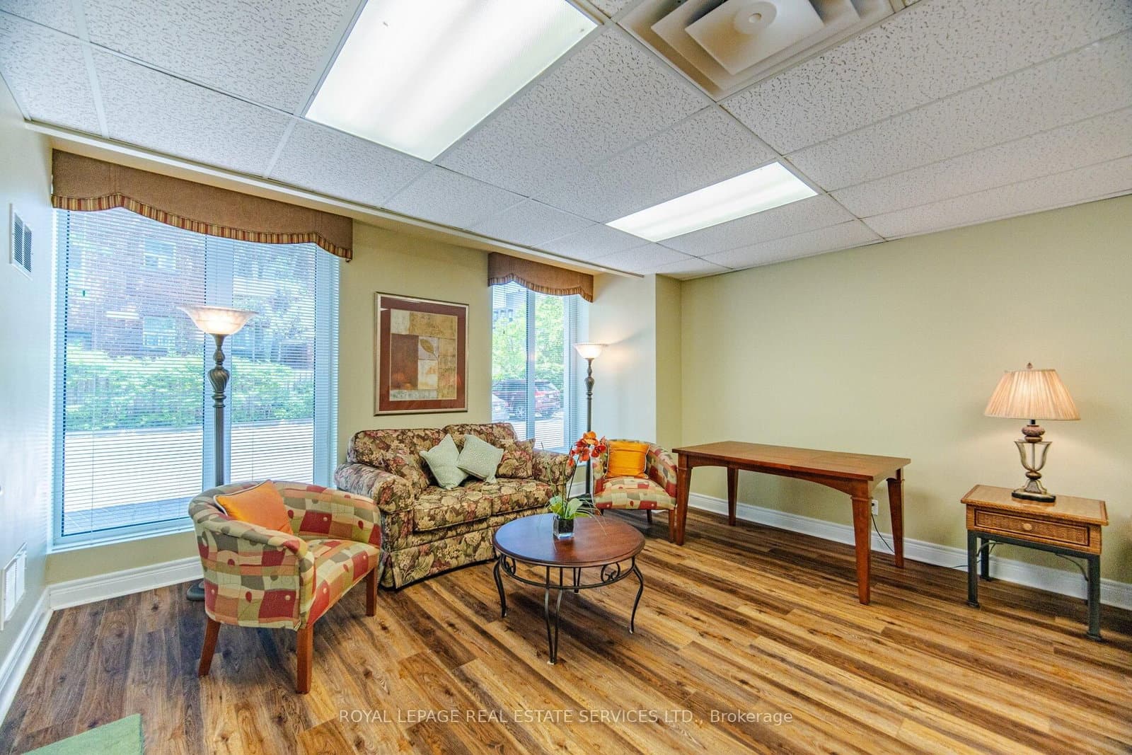 30 Anglesey Boulevard, Unit PH403 thumbnail 33