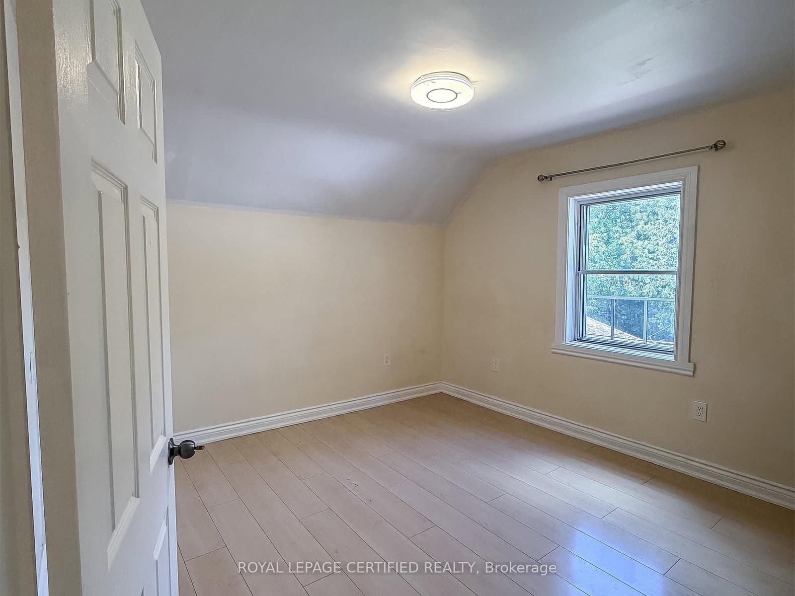 148 Belgravia Avenue, Unit Upper thumbnail 8