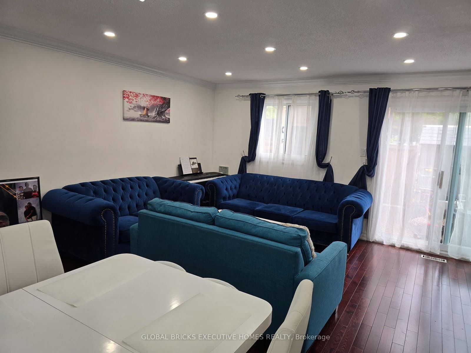 57 Hansen Road N, Unit 34 thumbnail 5