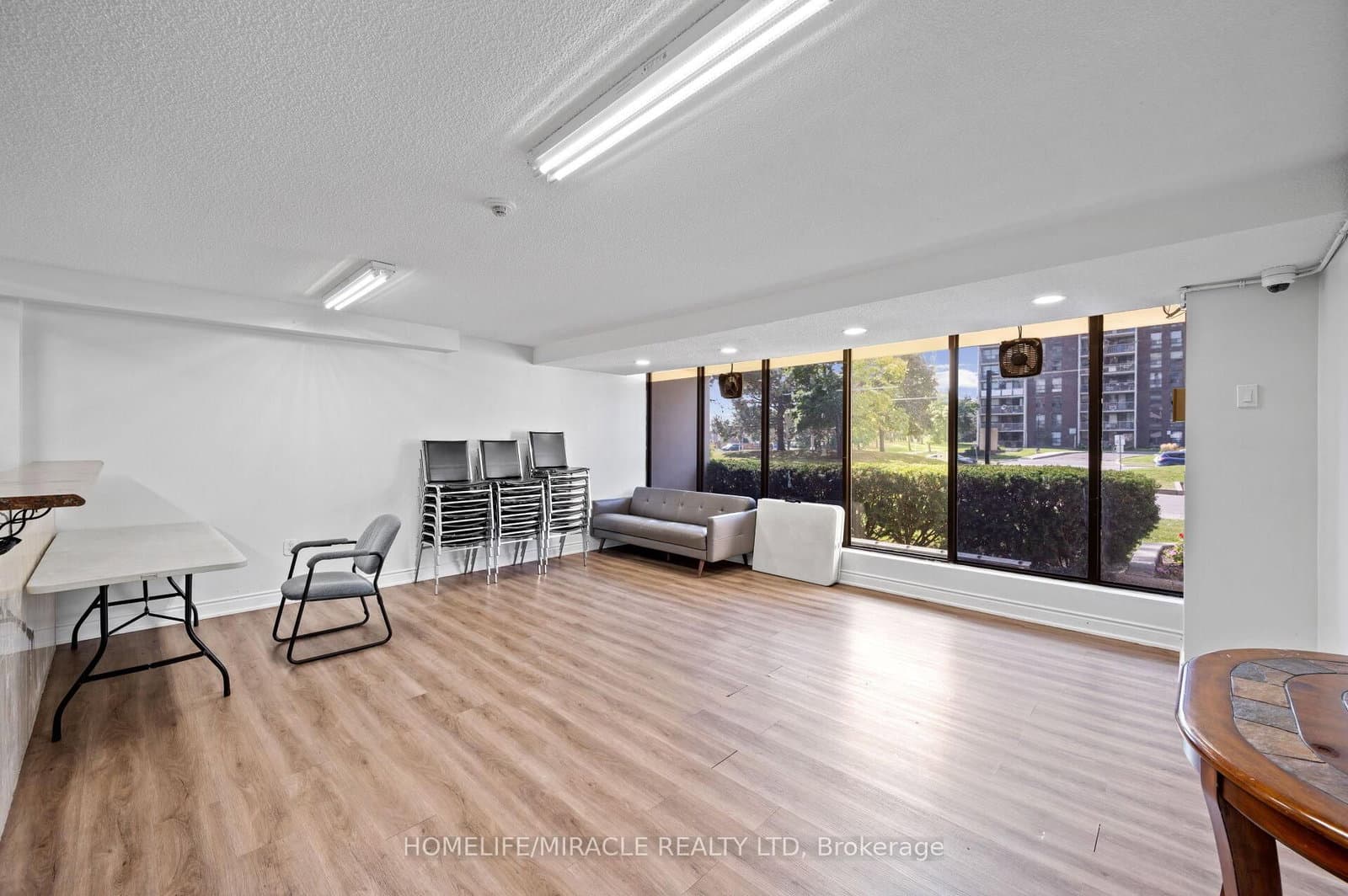 4 Kings Cross Road, Unit 1511 thumbnail 48