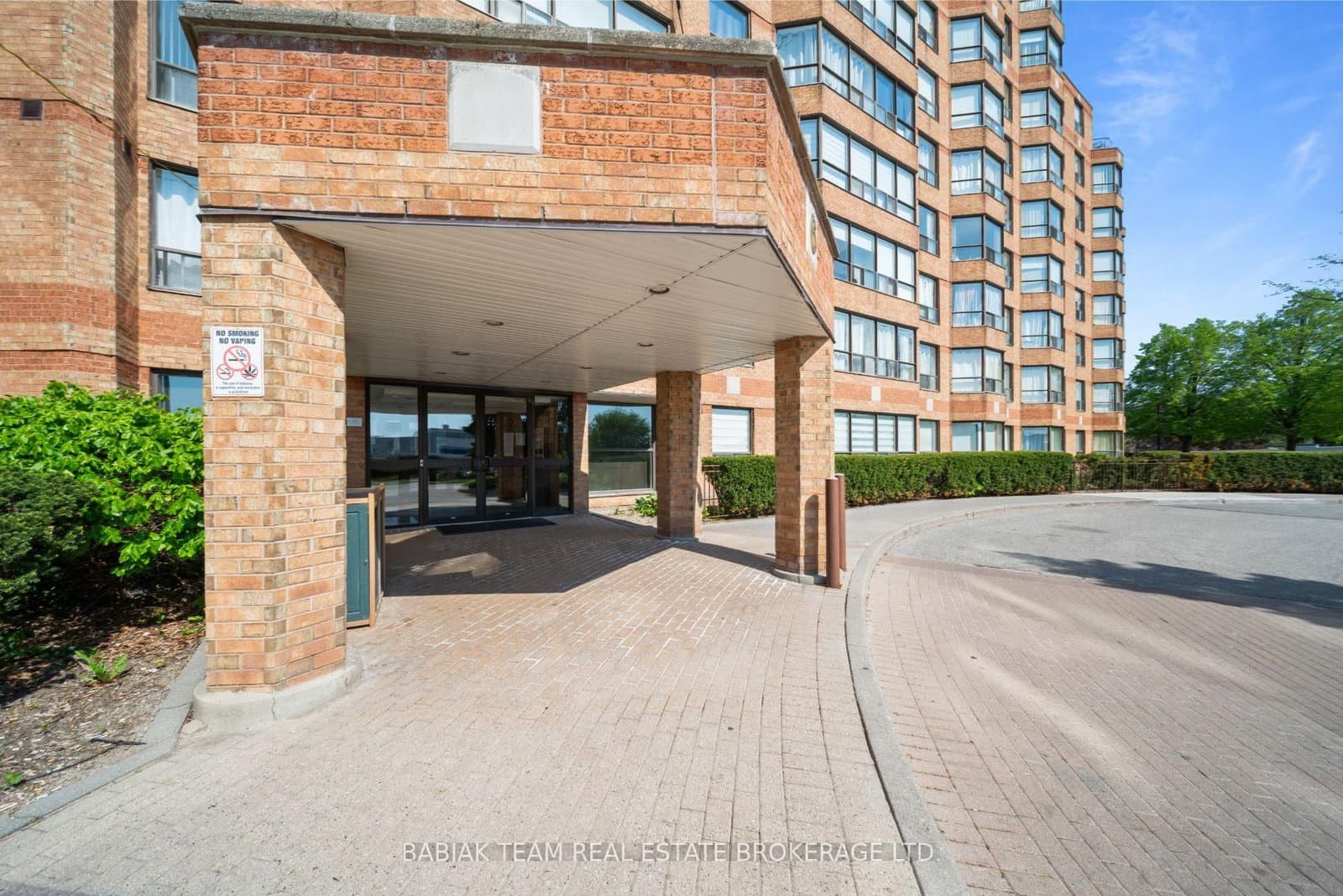 6 Humberline Drive, Unit 202 thumbnail 2