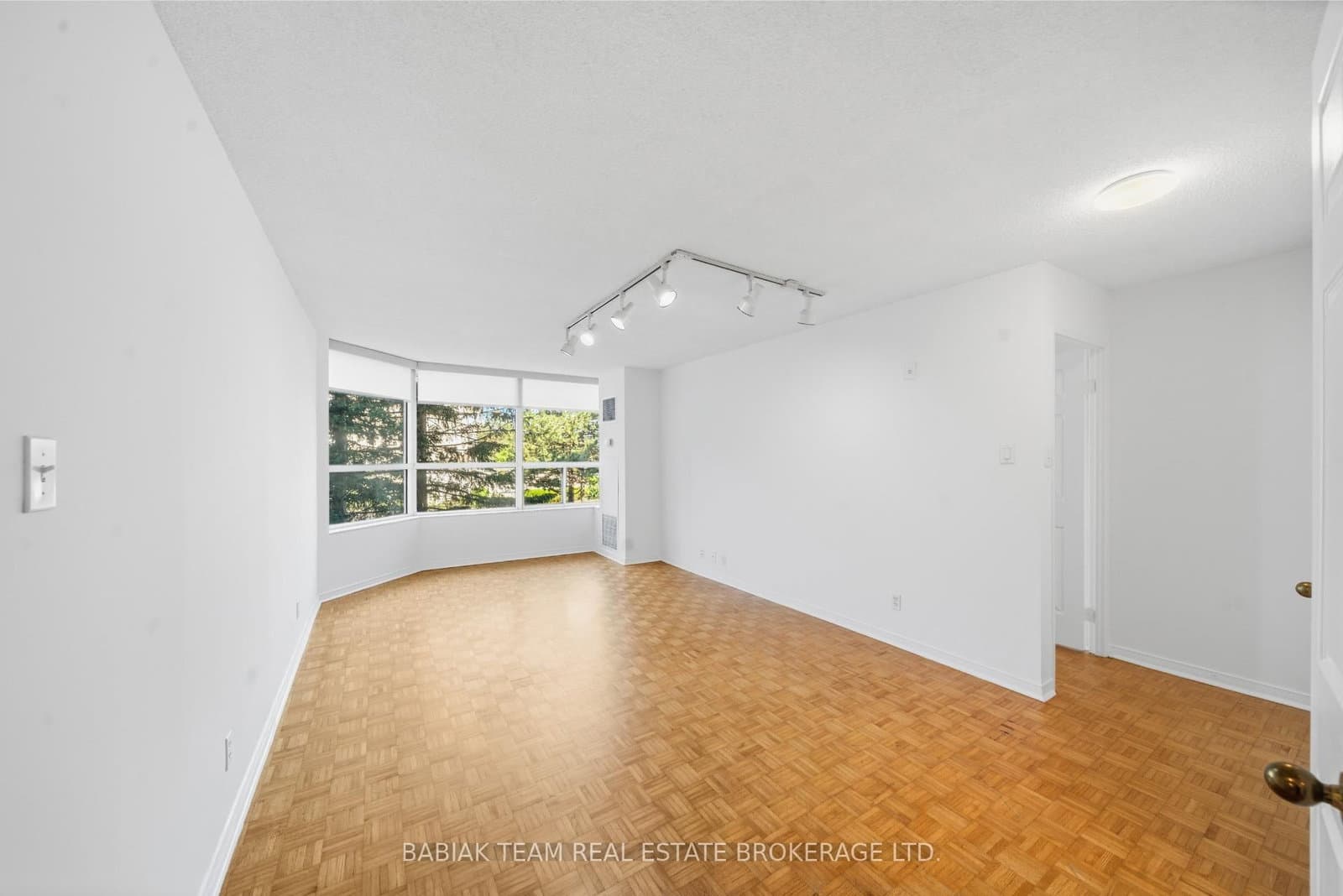 6 Humberline Drive, Unit 202 thumbnail 8