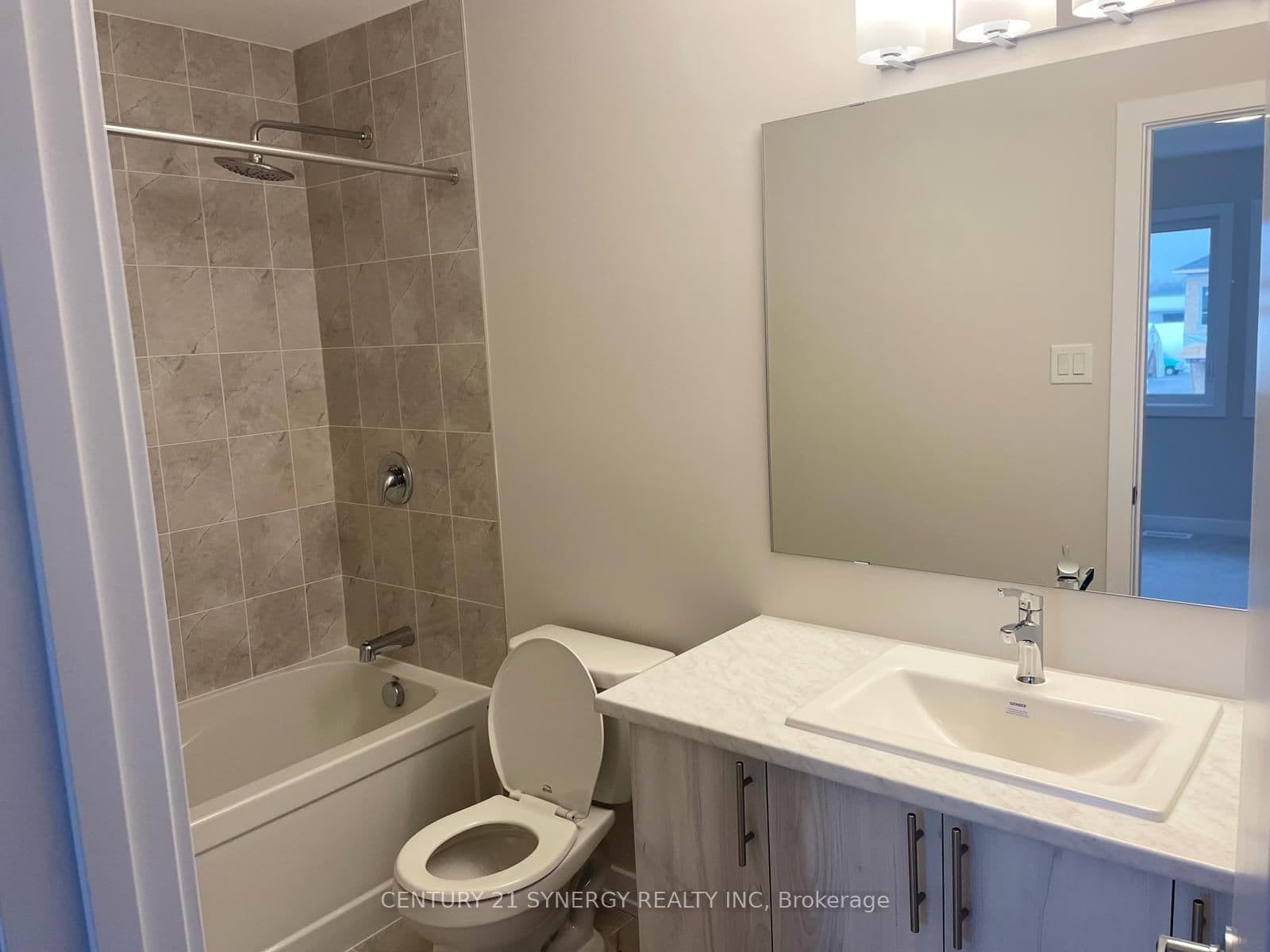 516 Oldenburg Avenue S thumbnail 11