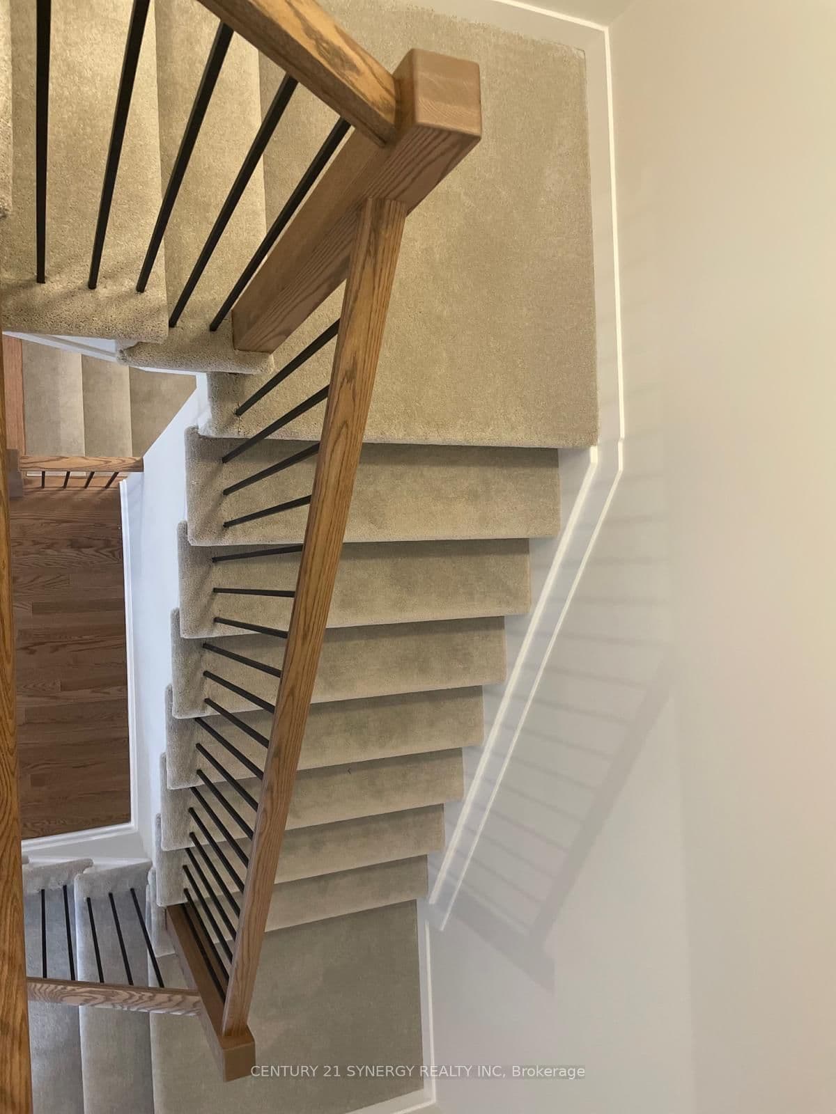 516 Oldenburg Avenue S thumbnail 12