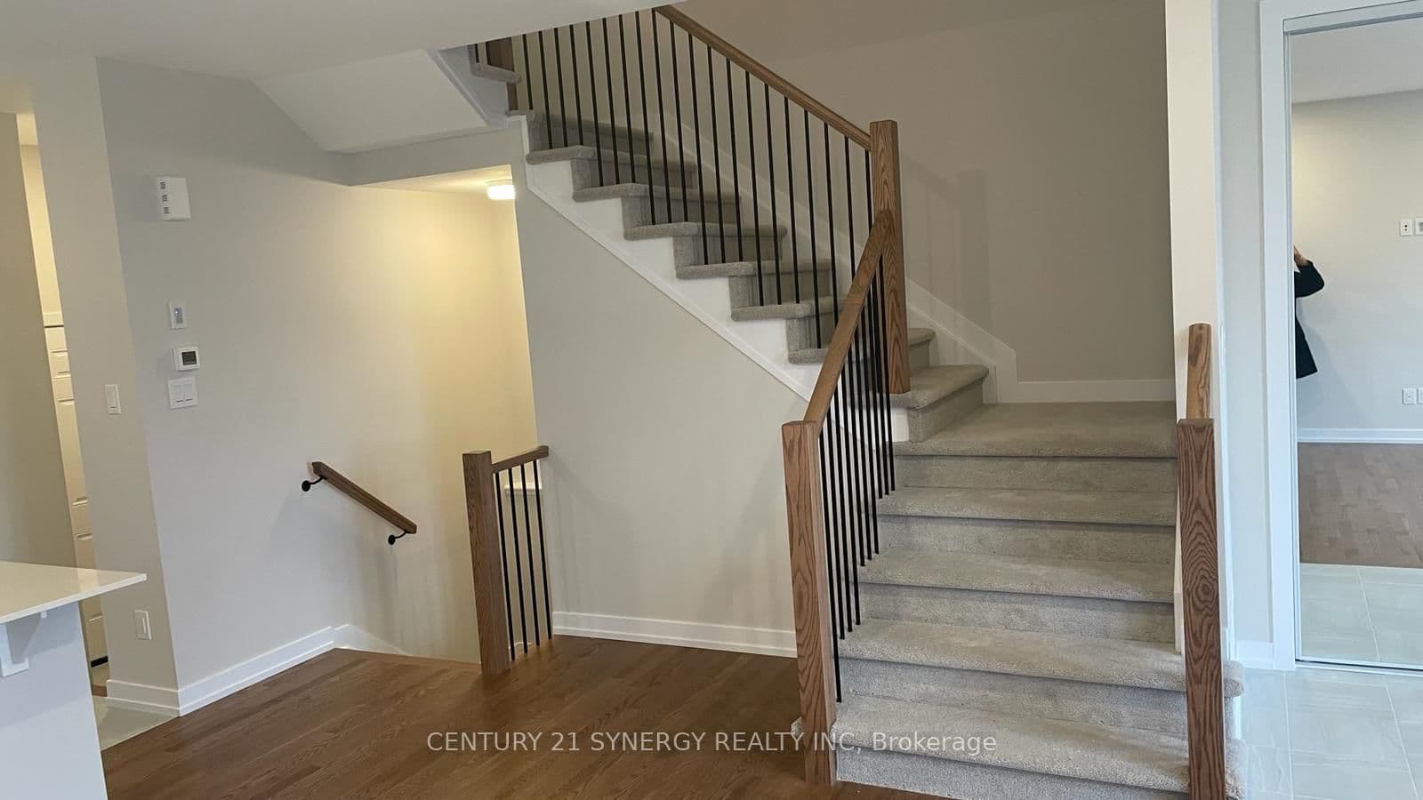 516 Oldenburg Avenue S thumbnail 15