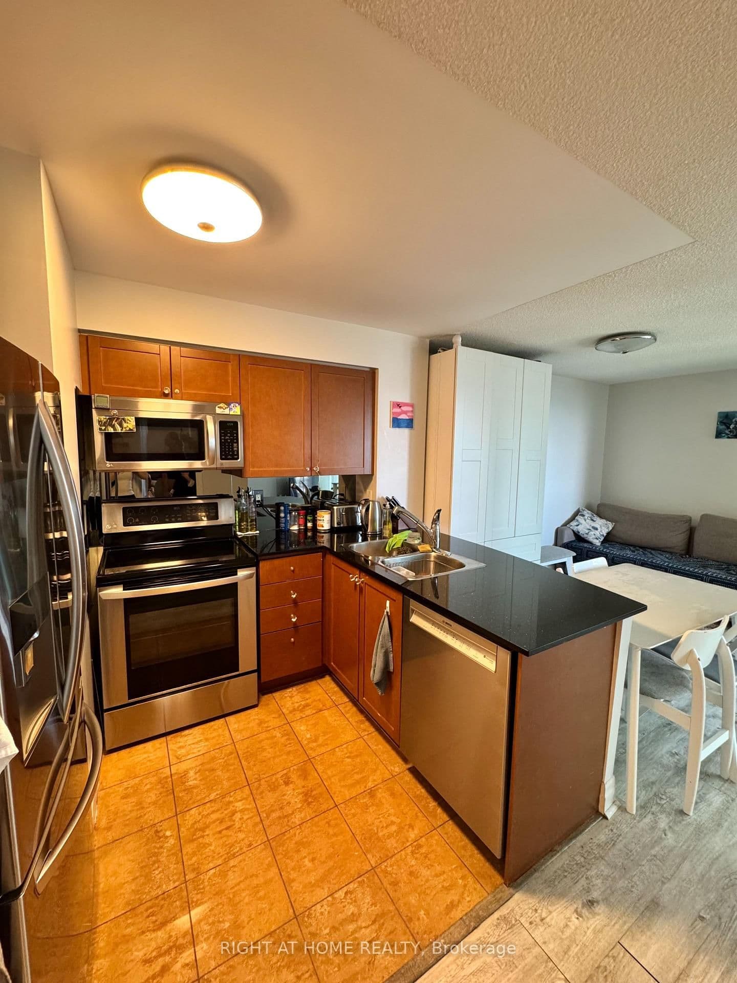 2121 Lake Shore Boulevard W, Unit 906 thumbnail 2
