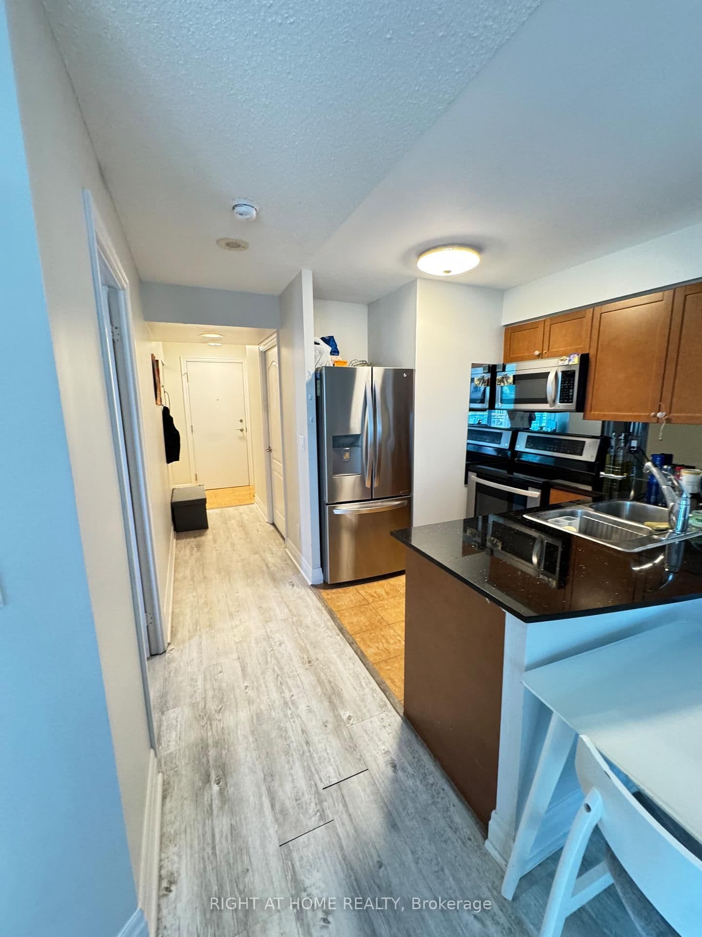 2121 Lake Shore Boulevard W, Unit 906 thumbnail 3