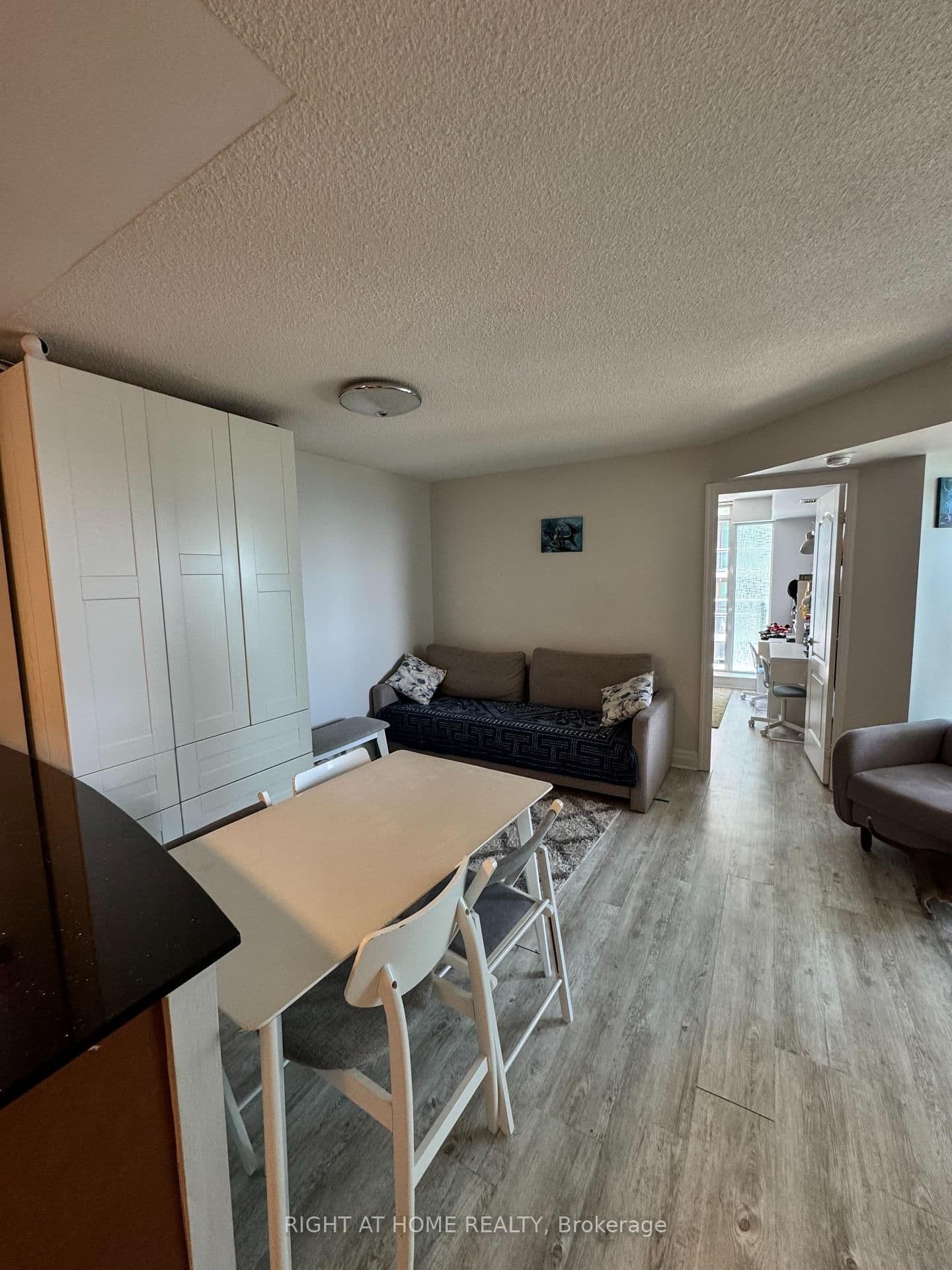 2121 Lake Shore Boulevard W, Unit 906 thumbnail 4