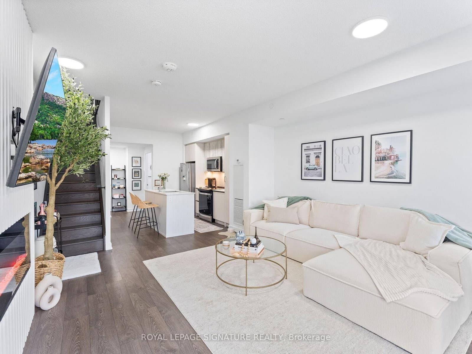 251 Manitoba Street S, Unit 132 thumbnail 4