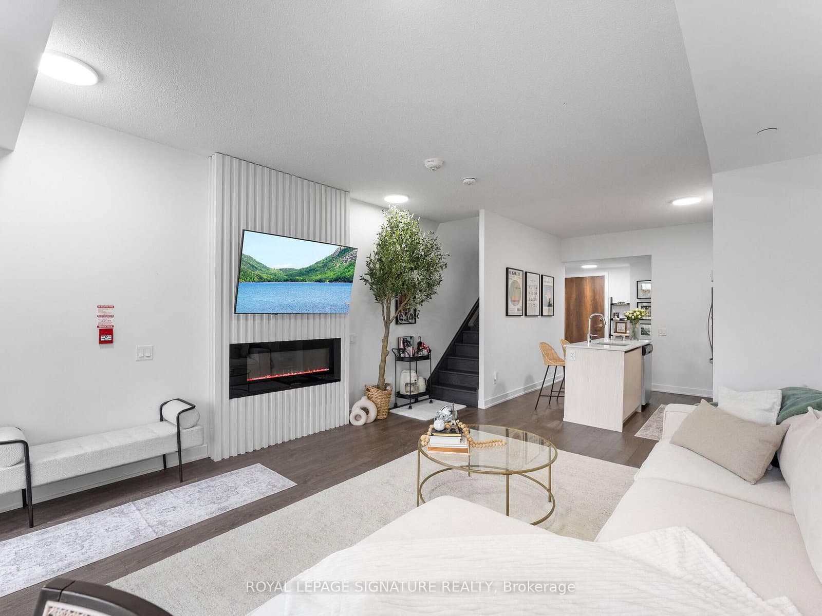 251 Manitoba Street S, Unit 132 thumbnail 6