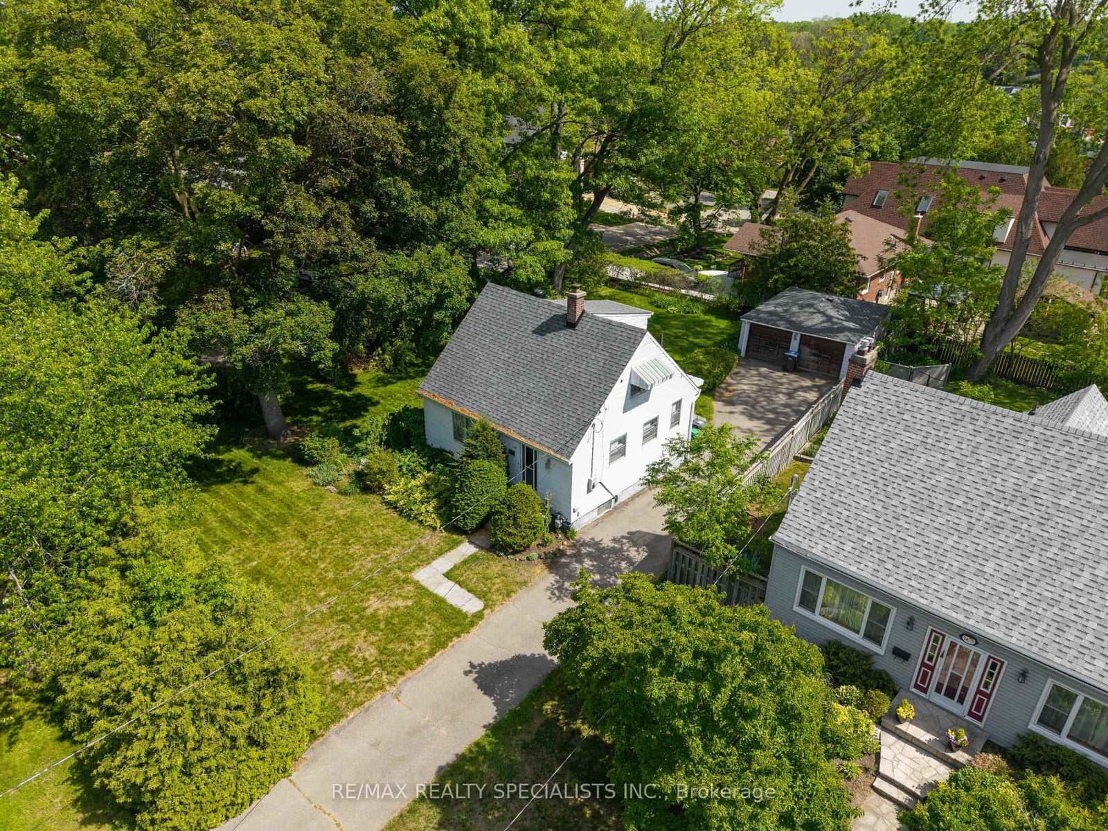 1481 Garnet Avenue thumbnail 15