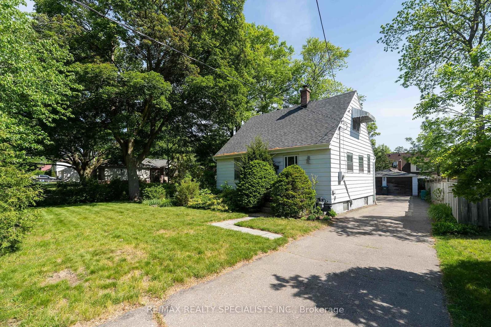 1481 Garnet Avenue thumbnail 16