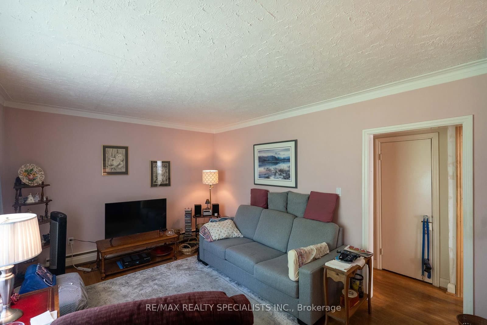 1481 Garnet Avenue thumbnail 20