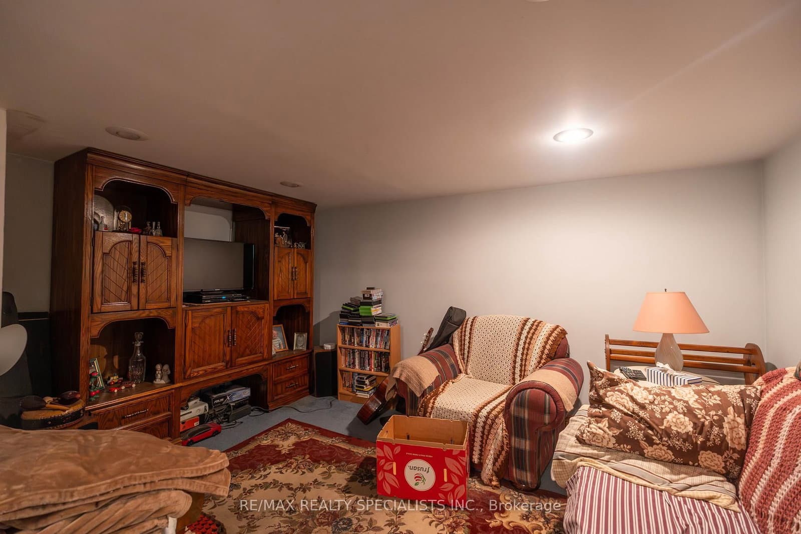 1481 Garnet Avenue thumbnail 37