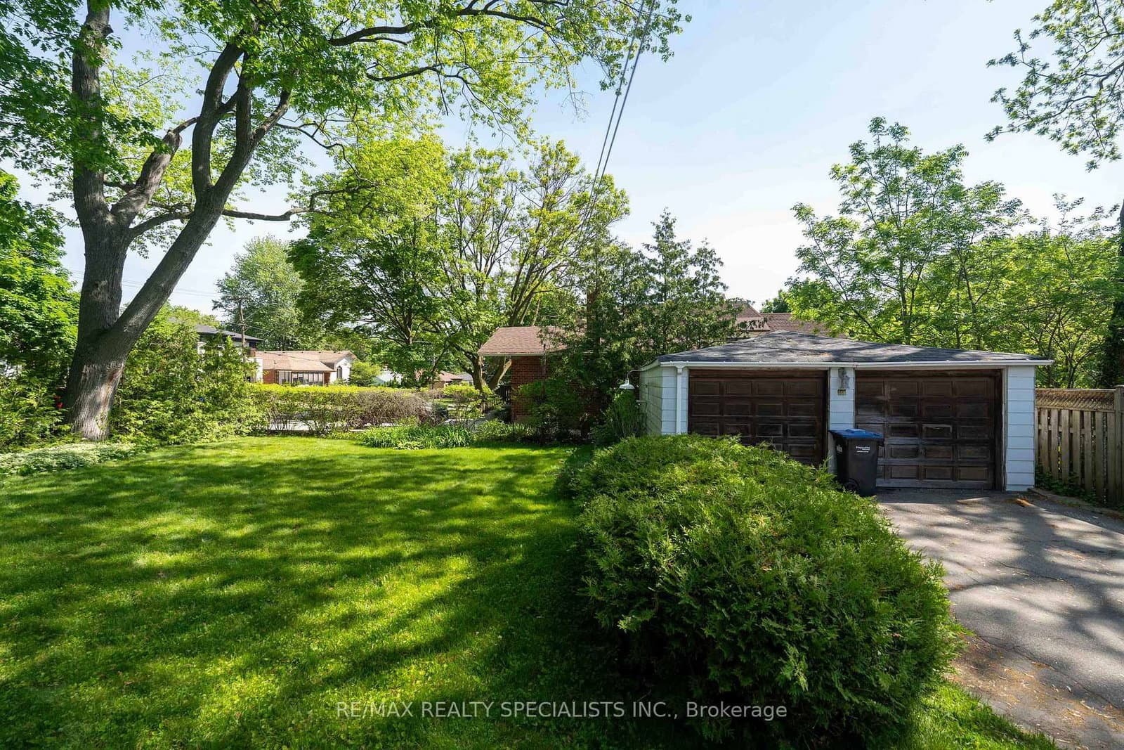 1481 Garnet Avenue thumbnail 9