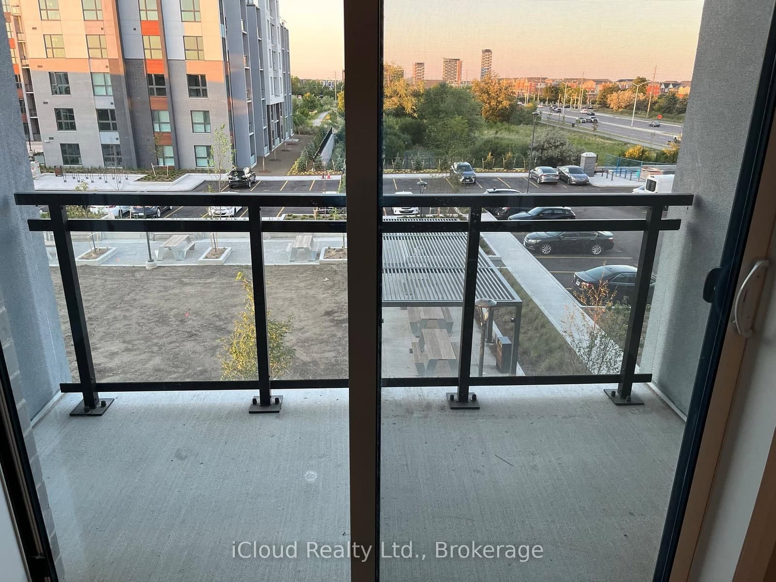 95 Dundas Street, Unit 325 thumbnail 21