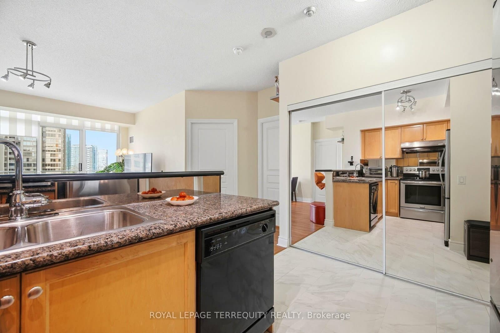 5 Marine Parade Drive, Unit 911 thumbnail 11
