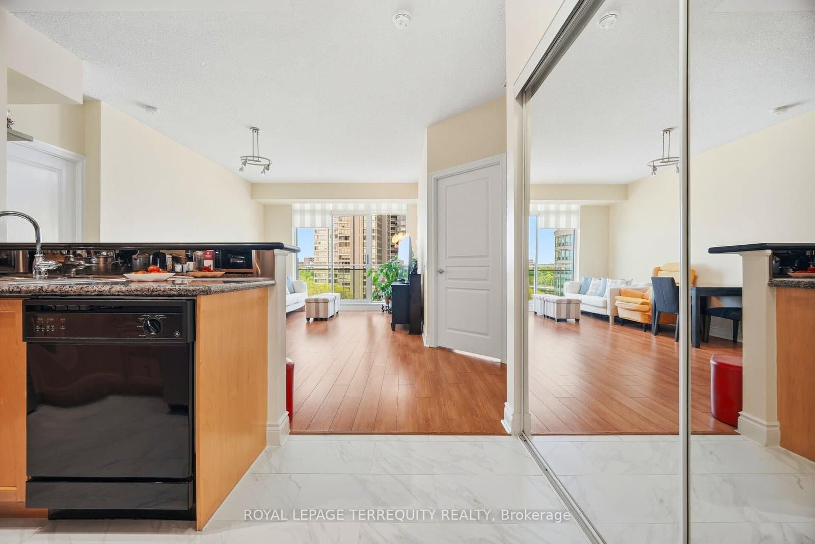 5 Marine Parade Drive, Unit 911 thumbnail 8