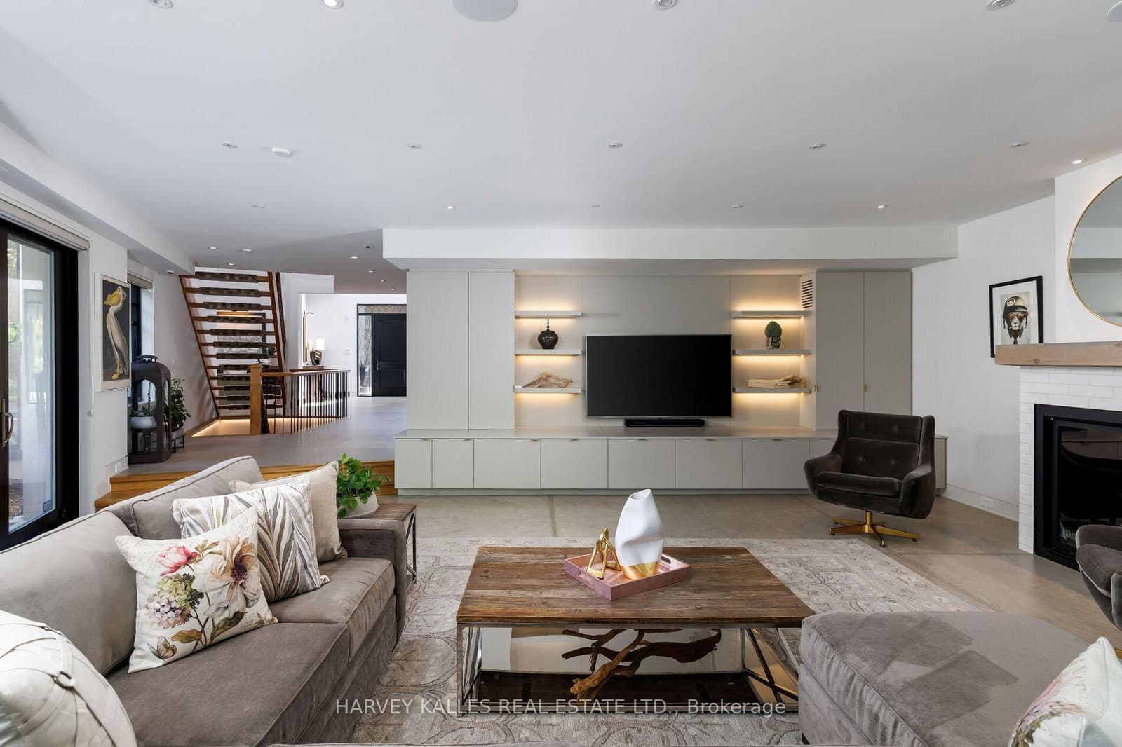 66 Thorncrest Road thumbnail 25