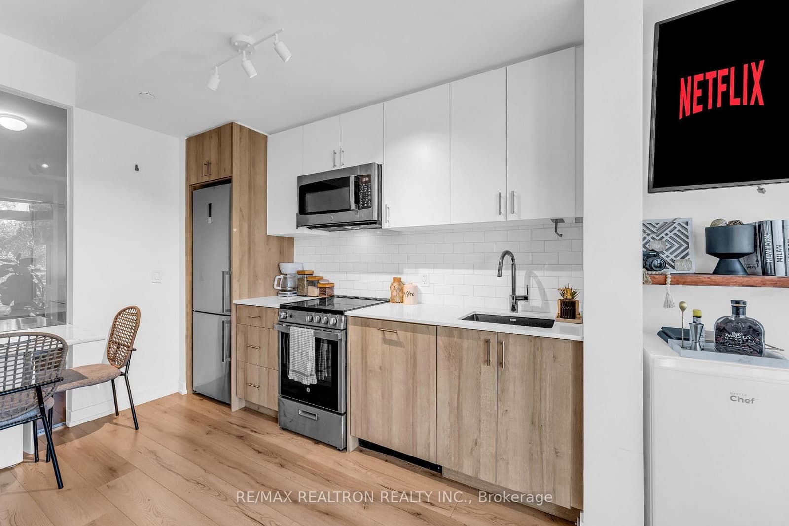 1195 The Queensway, Unit 317 thumbnail 15
